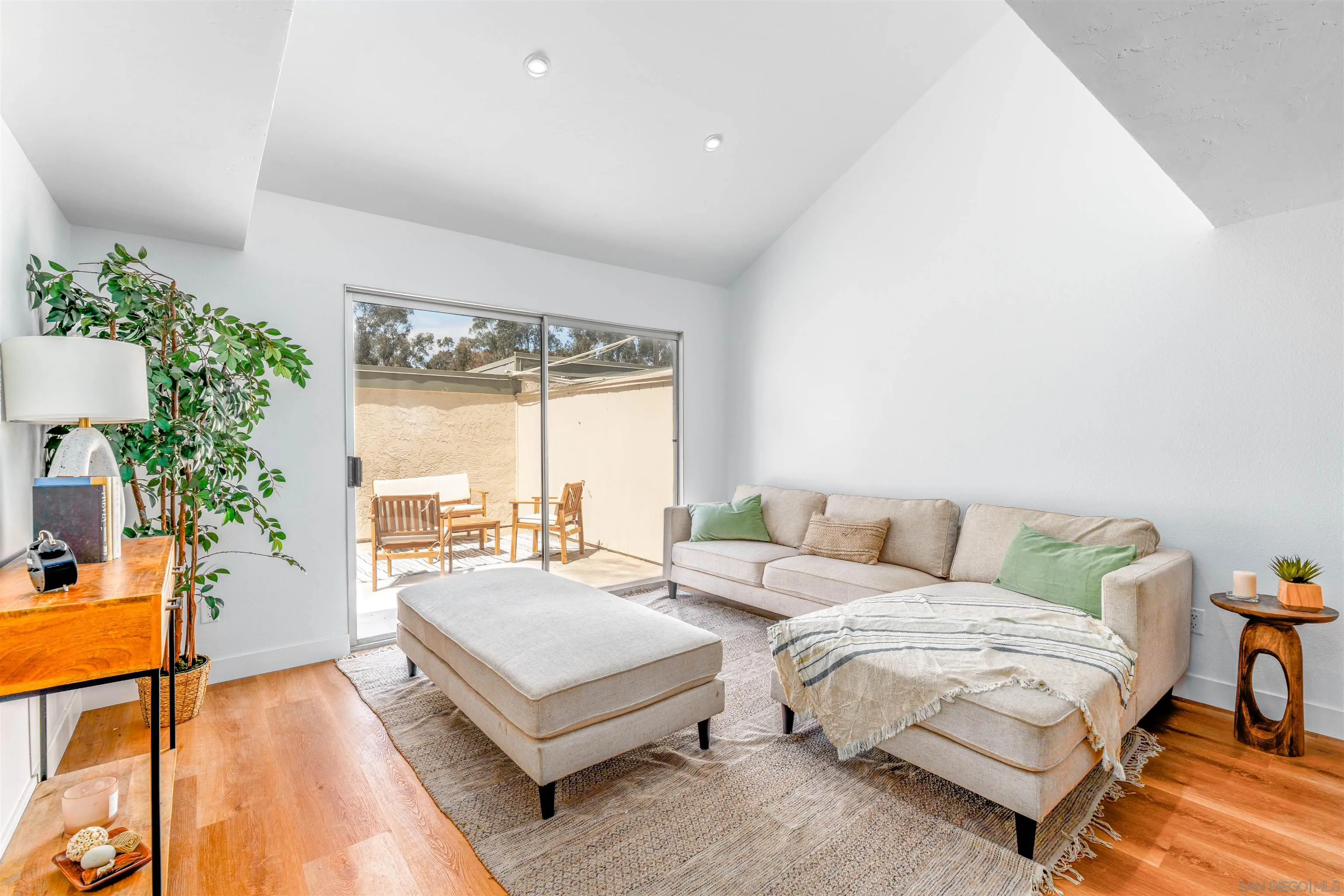 https://cdn.realtyfeed.com/cdn/127/250025487/b5616732310d9400865d2006431211e0.webp