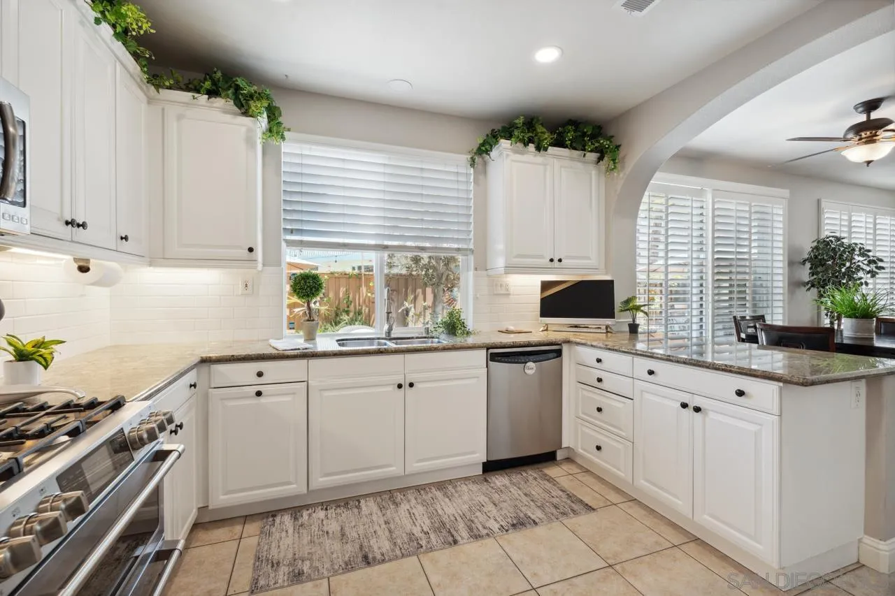 https://cdn.realtyfeed.com/cdn/127/250025507/49e093968fa184fde428a85f51ab8911.webp