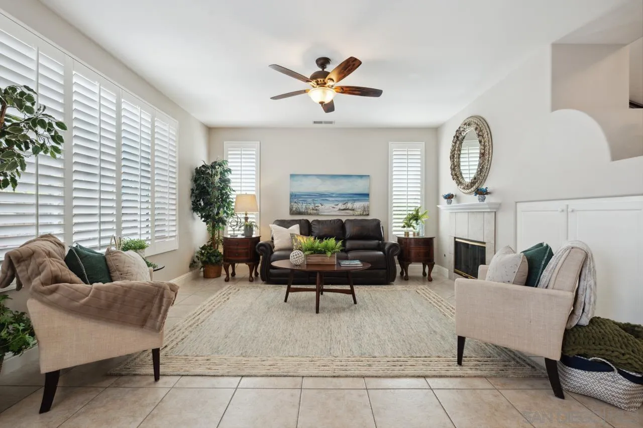 https://cdn.realtyfeed.com/cdn/127/250025507/c334079e0005a7574e1371b02394802a.webp