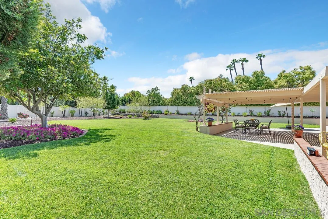 https://cdn.realtyfeed.com/cdn/127/250025517/035a4ff420d7b898ccdb58eda96b332c.webp