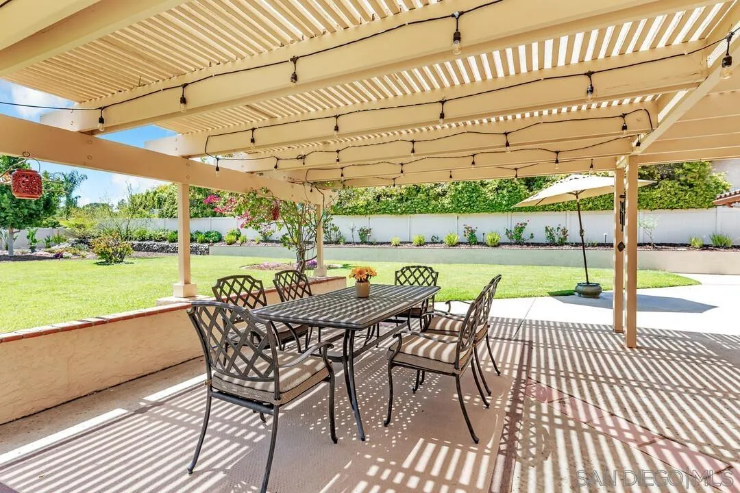 https://cdn.realtyfeed.com/cdn/127/250025517/2b72d6aae2c6e47681e8635ddefb1439.webp