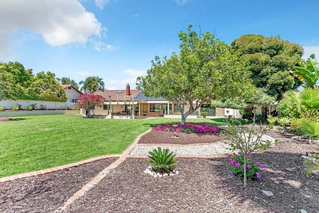 https://cdn.realtyfeed.com/cdn/127/250025517/69397d55eff4c7beebf4d704e78ab8a1.webp