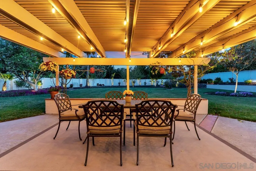 https://cdn.realtyfeed.com/cdn/127/250025517/6a011a12ecf18353354438c9232e0fce.webp
