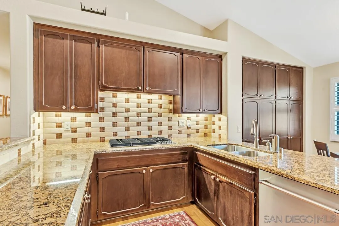 https://cdn.realtyfeed.com/cdn/127/250025517/99e02840e83b2698b1c5d823f4dba9c9.webp
