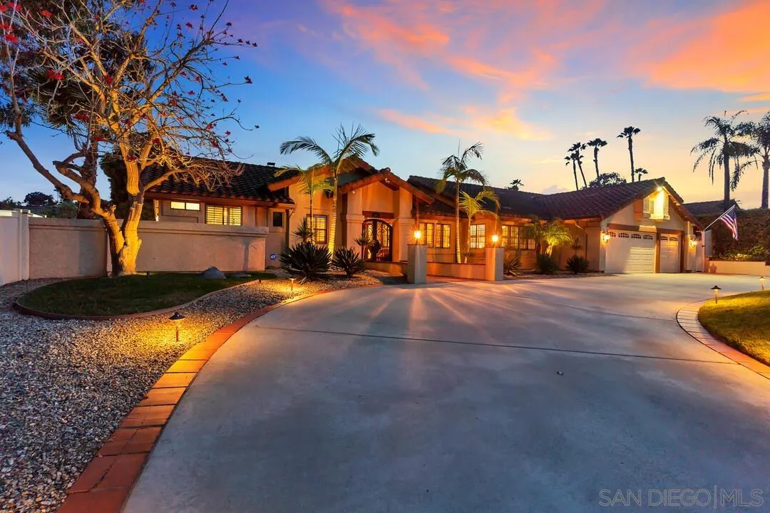 https://cdn.realtyfeed.com/cdn/127/250025517/e295c207f3374591f75fa3813397ae96.webp