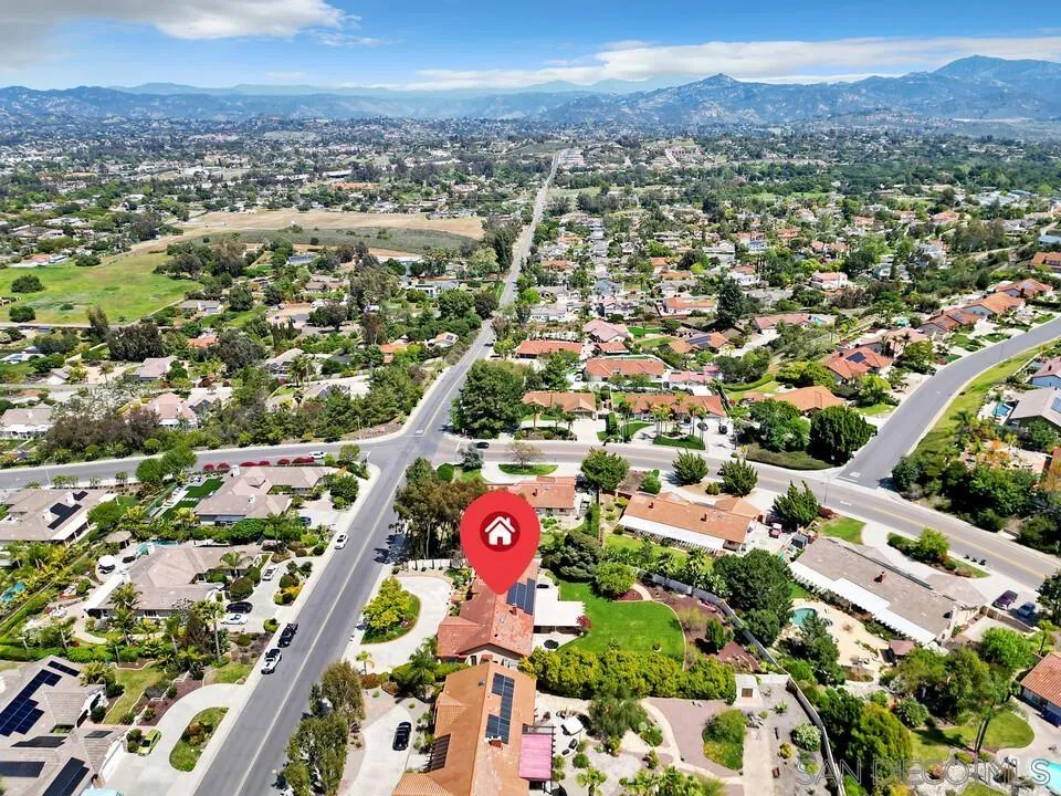 https://cdn.realtyfeed.com/cdn/127/250025517/f53fe51719da34baf5a3ca4743c9fd79.webp