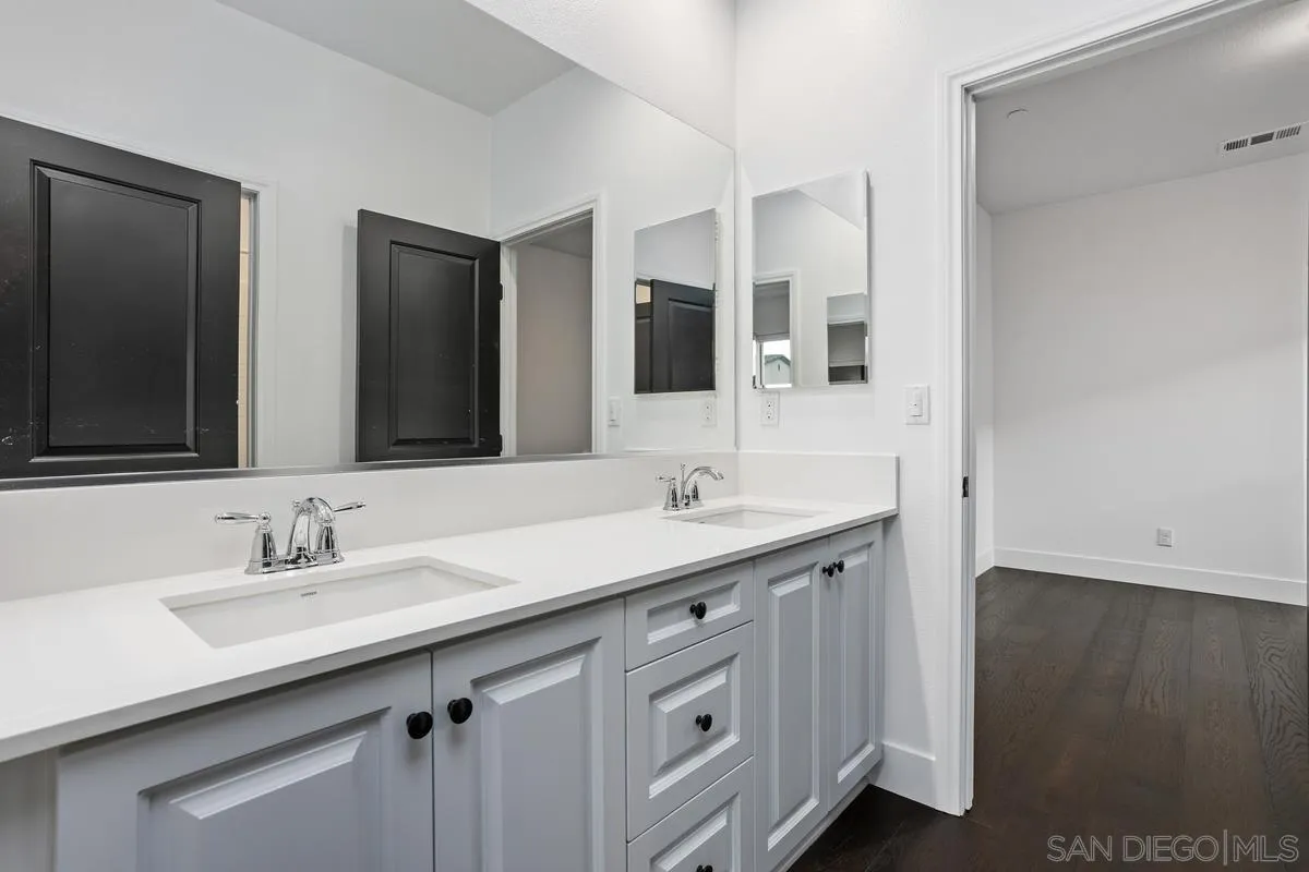 https://cdn.realtyfeed.com/cdn/127/250025526/4303b119d14818b979b38bff41367ad5.webp
