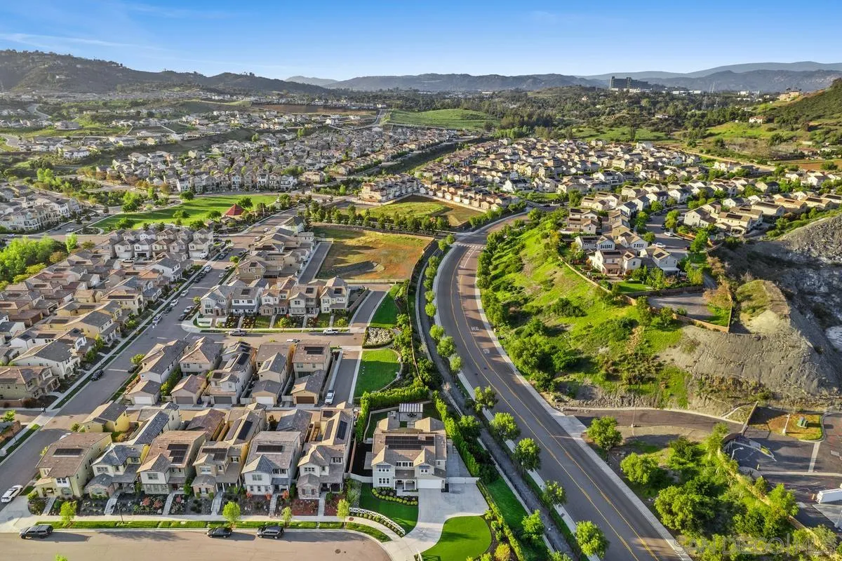 https://cdn.realtyfeed.com/cdn/127/250025526/5a25642d810f52386625f63e64956db3.webp