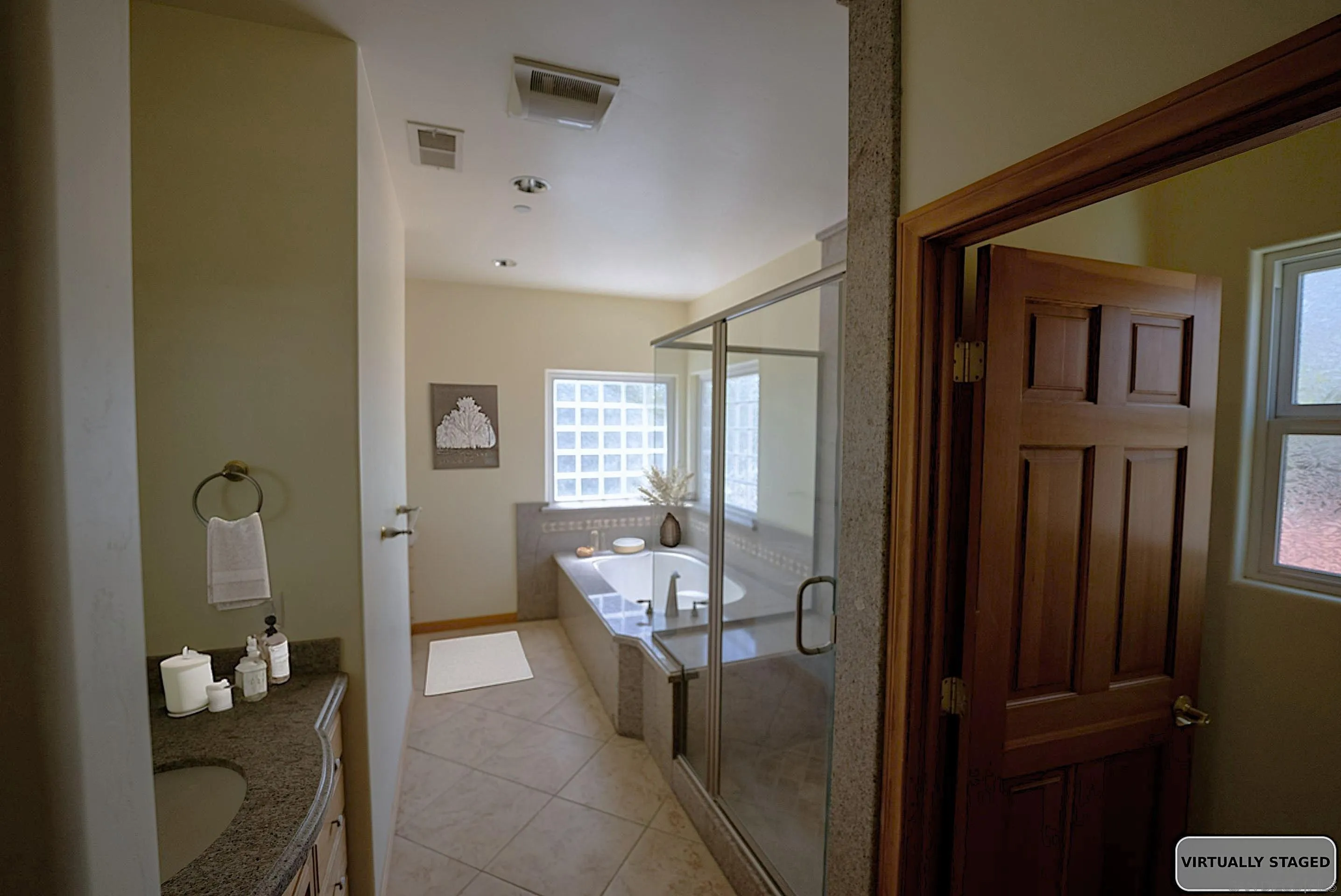 https://cdn.realtyfeed.com/cdn/127/250025543/653fe70a744187ad0ea44c56d1951a60.webp