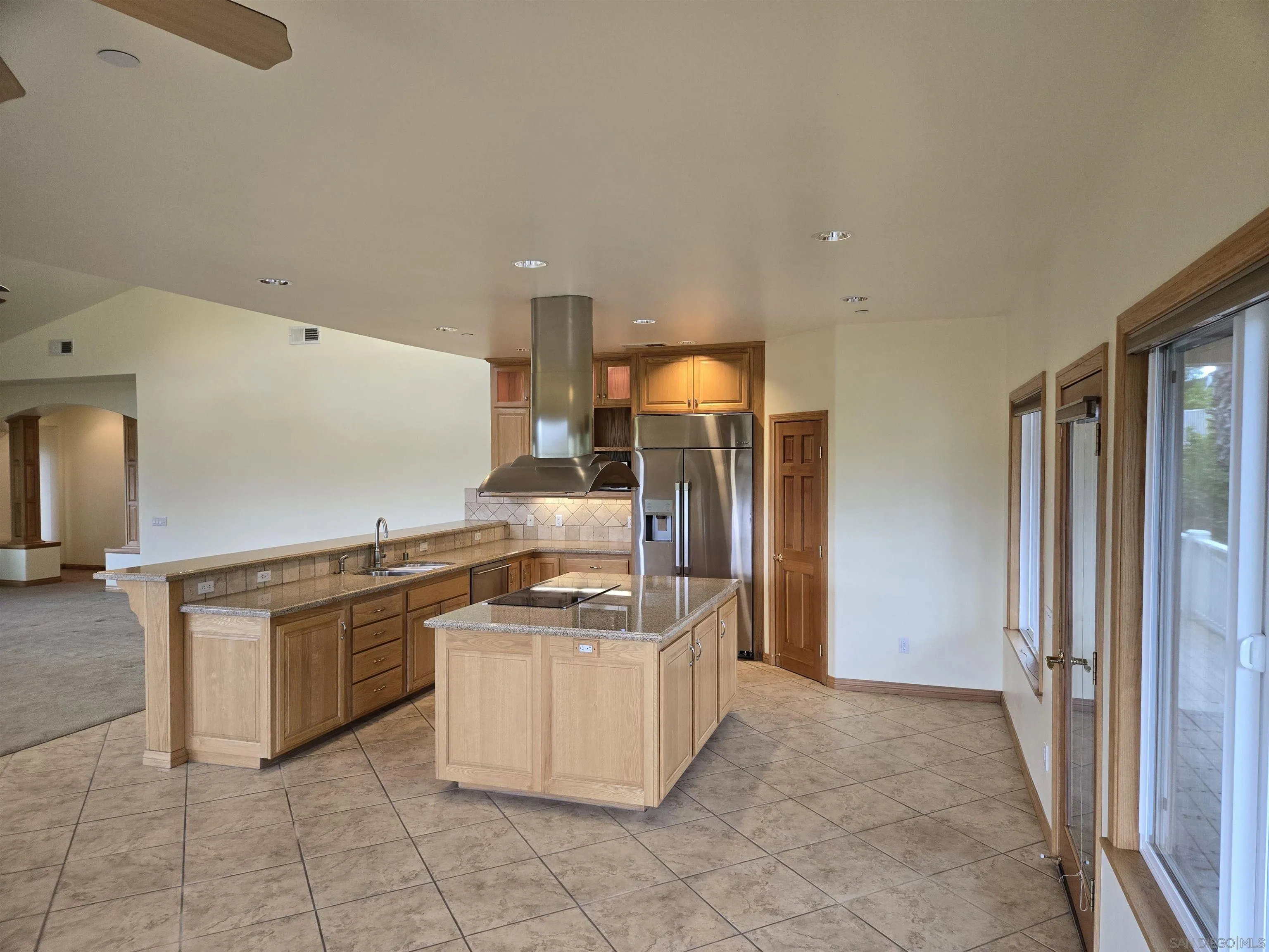 https://cdn.realtyfeed.com/cdn/127/250025543/988119973833b8e5cf04290750157472.webp