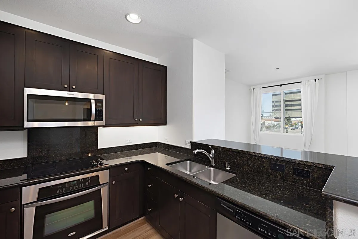 Photo #9: 250025552 Listing: Photo #9