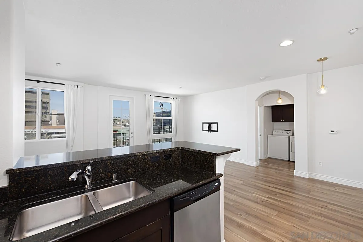 Photo #10: 250025552 Listing: Photo #10