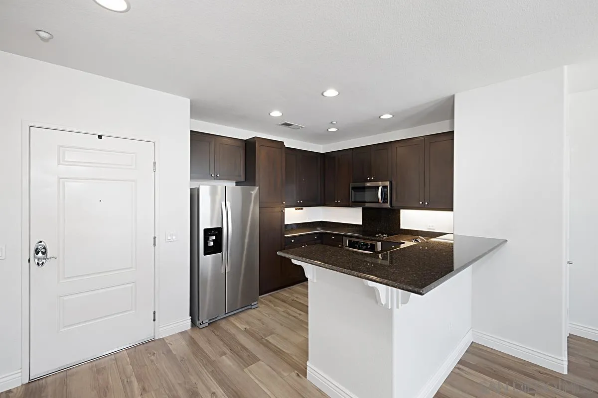 Photo #6: 250025552 Listing 