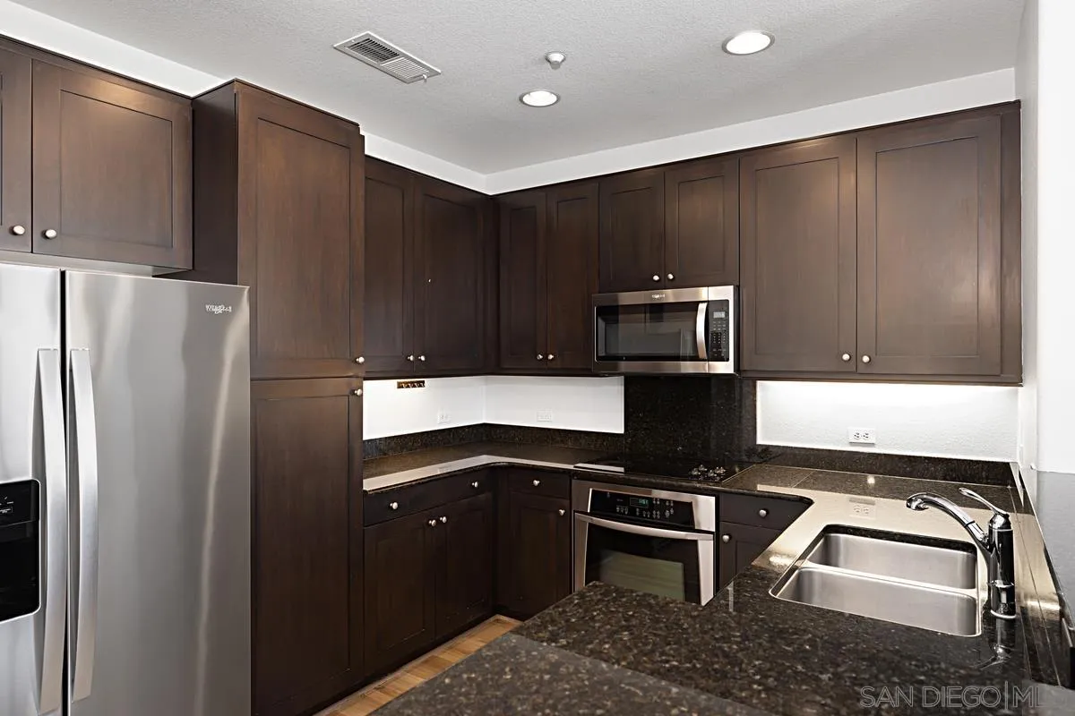 Photo #8: 250025552 Listing: Photo #8