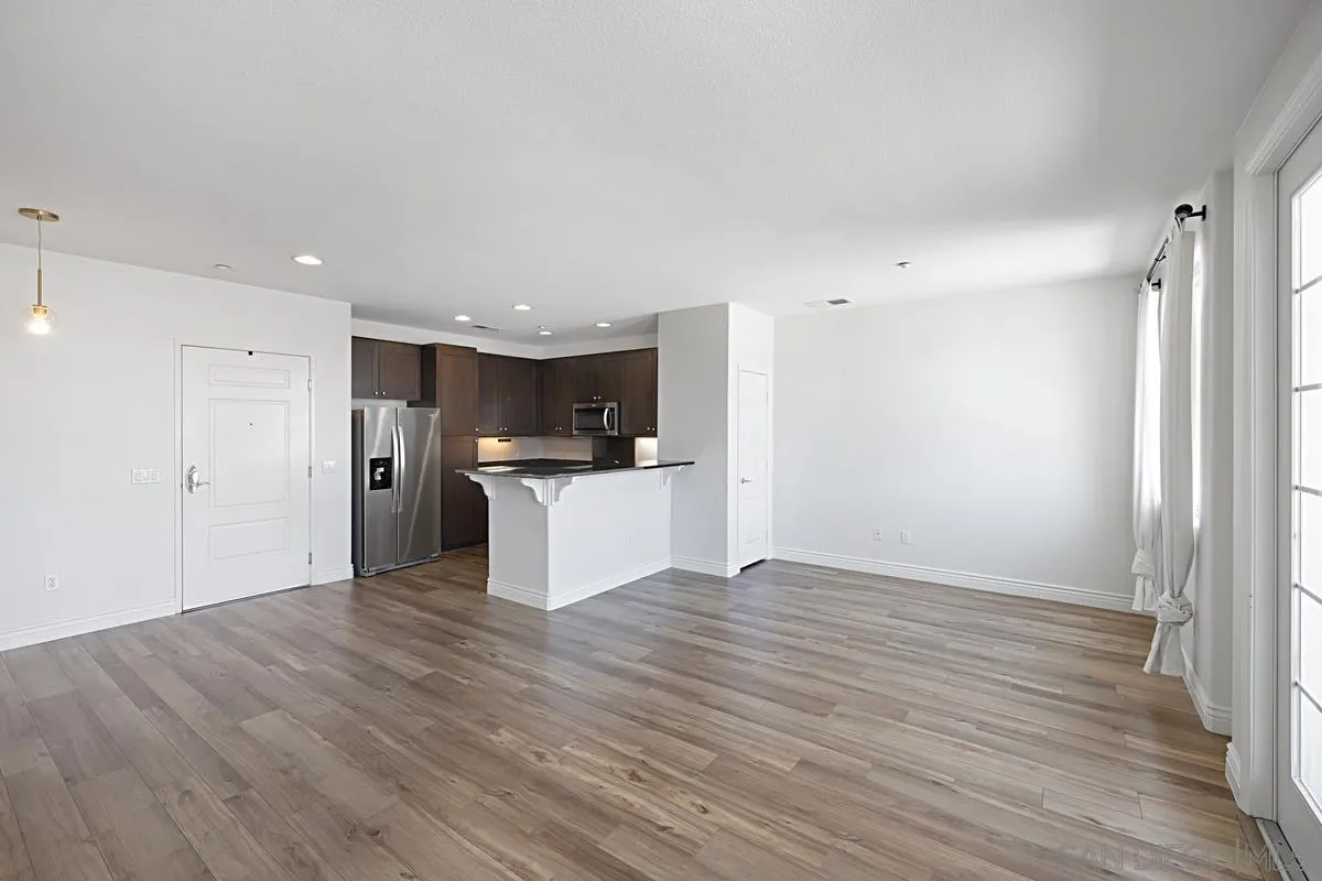Photo #5: 250025552 Listing 