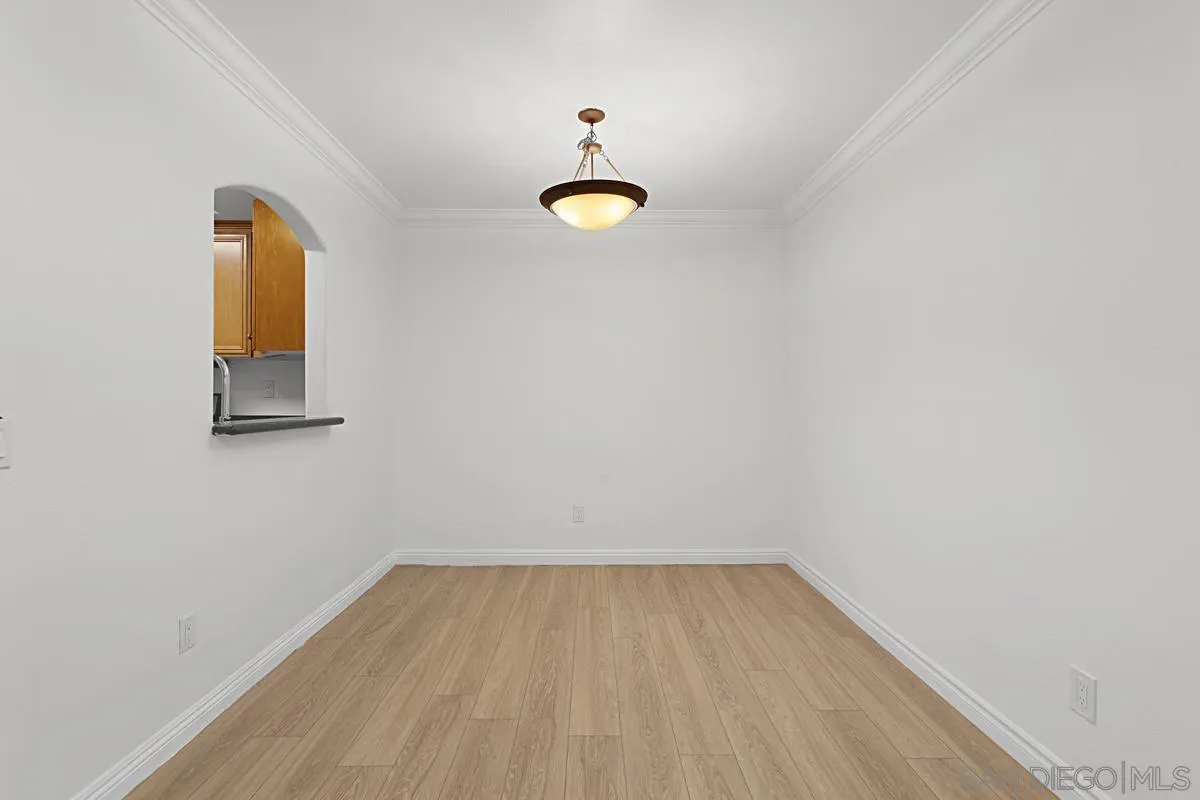Photo #6: 250025588 Listing 