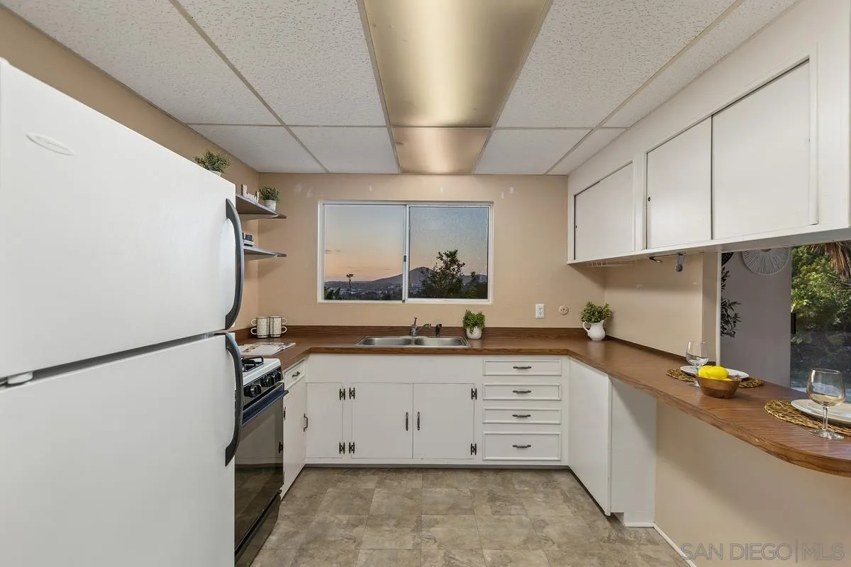 https://cdn.realtyfeed.com/cdn/127/250025592/474a2fa3e026a058e8a669d9392ff37c.webp