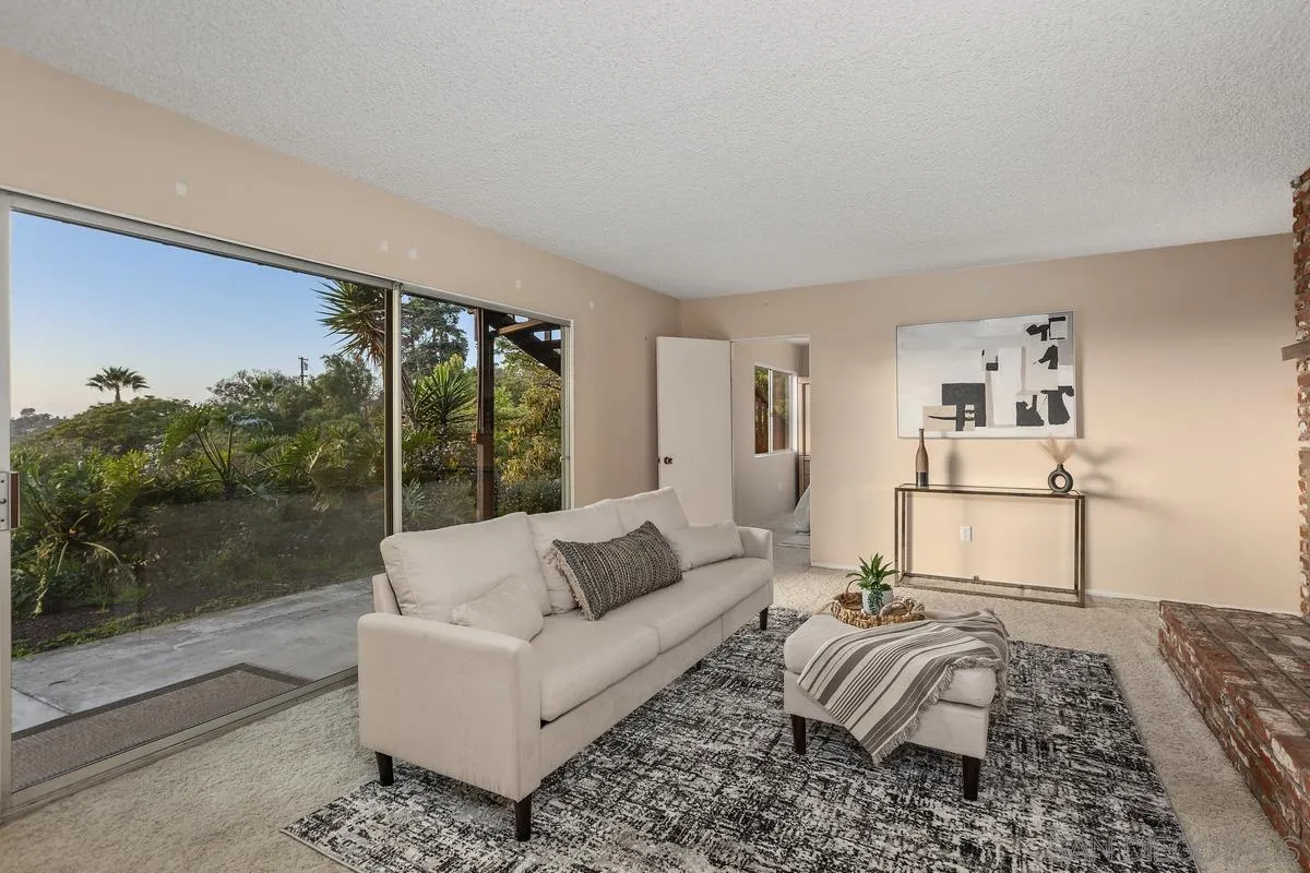 https://cdn.realtyfeed.com/cdn/127/250025592/b2f44bd79b879f8abbdd9d82e8db1941.webp