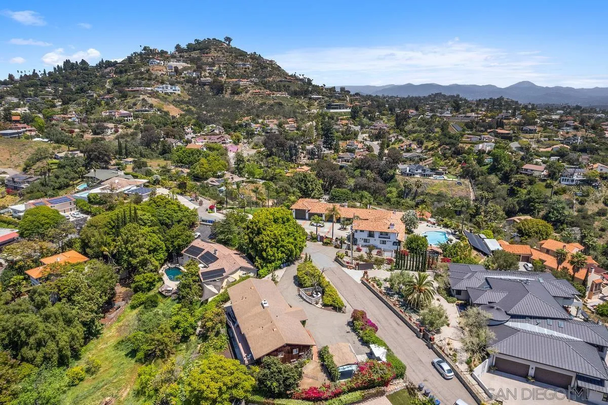 https://cdn.realtyfeed.com/cdn/127/250025592/fdf55f1e46da9ab954c2b73f8cf8c525.webp