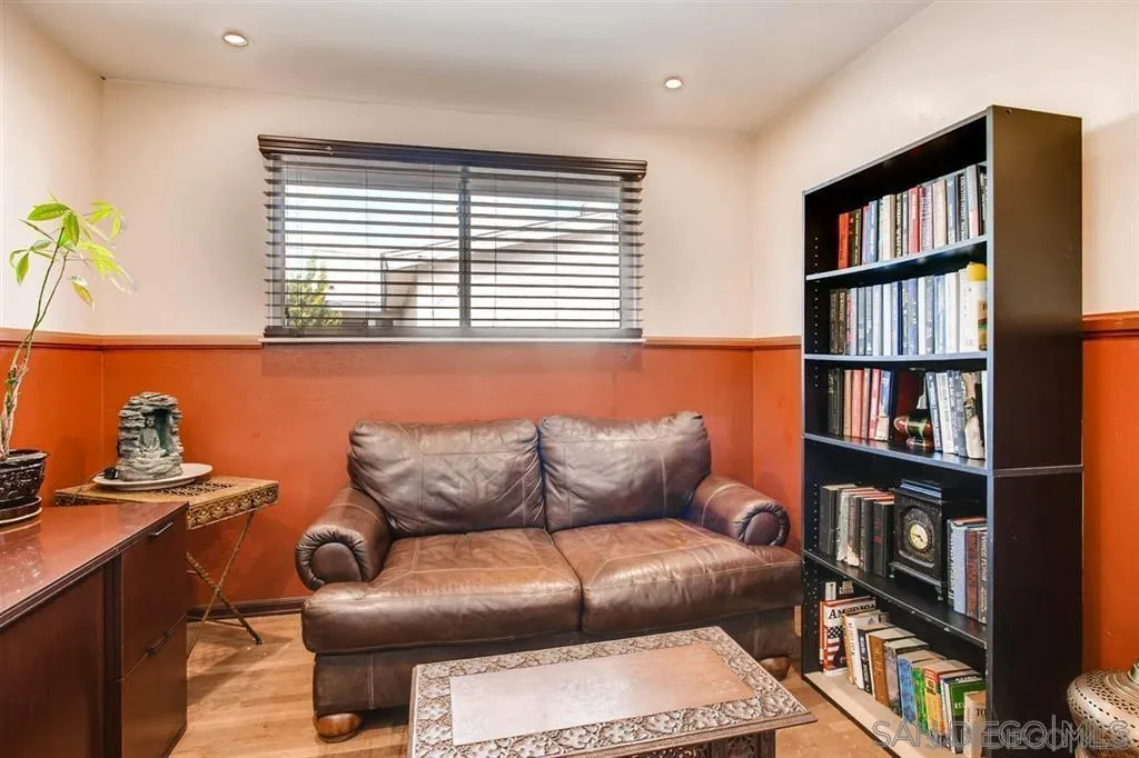 https://cdn.realtyfeed.com/cdn/127/250025621/015966d5e40d808e6fd501614427df71.webp