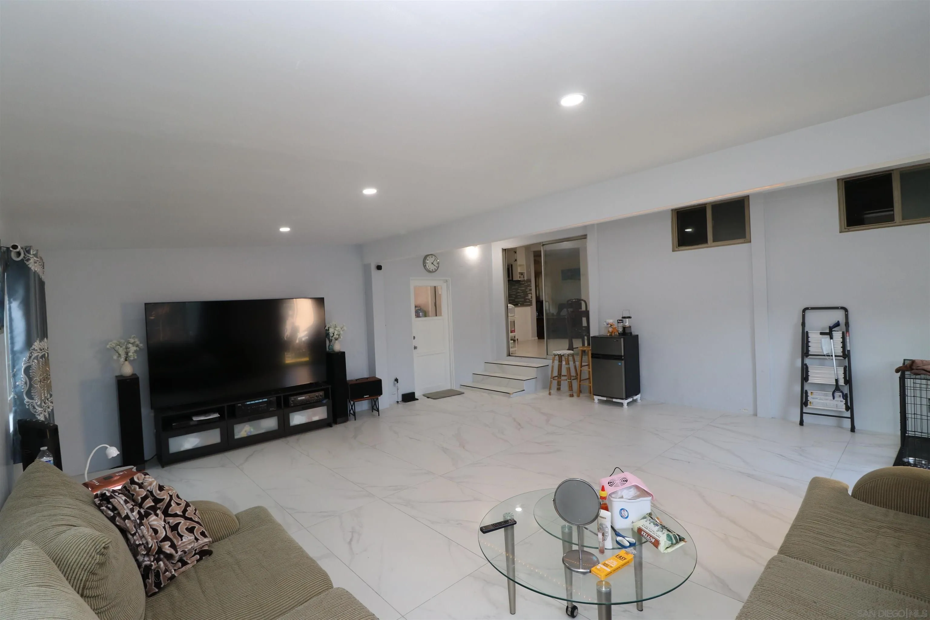 https://cdn.realtyfeed.com/cdn/127/250025621/834bf5d09d66817a73b7138dd73d7a65.webp