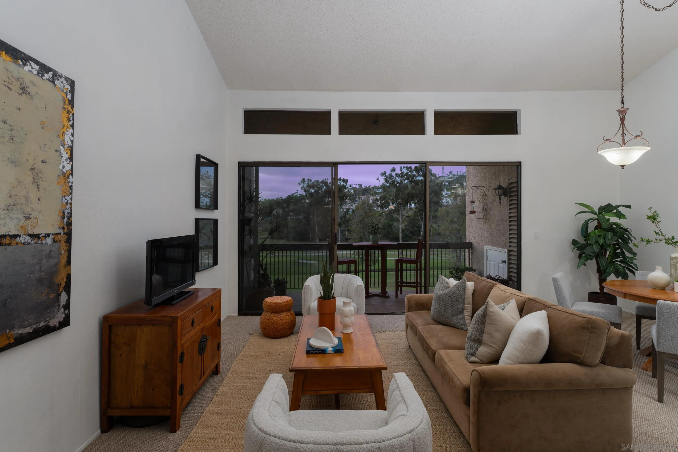 Photo #2: 250025623 Listing 
