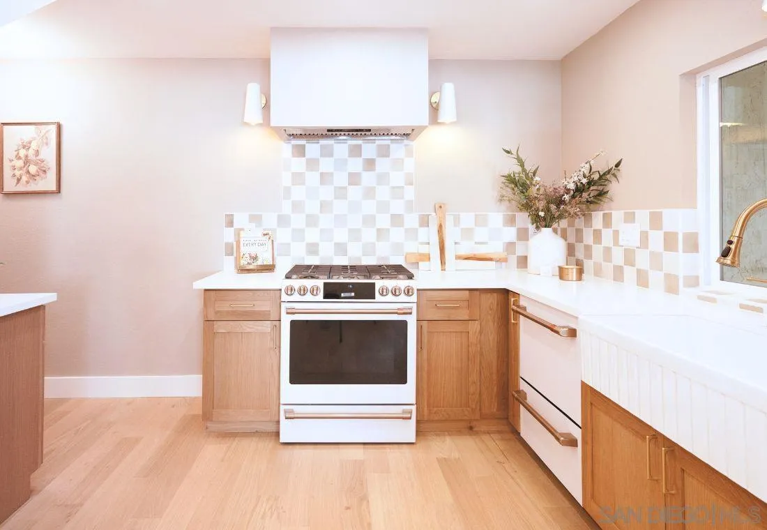 Photo #2: 250025665 Listing 