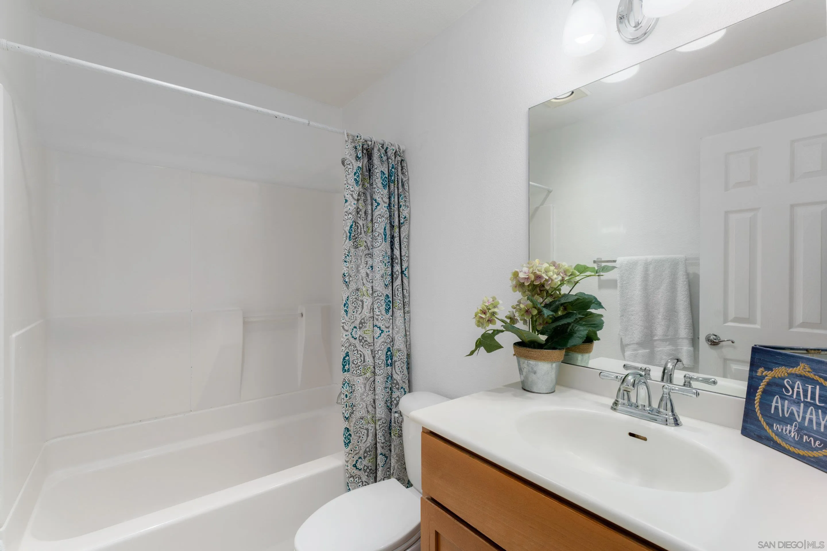 https://cdn.realtyfeed.com/cdn/127/250025680/6d44a8f94dbd19060071f1cfd2b2d106.webp