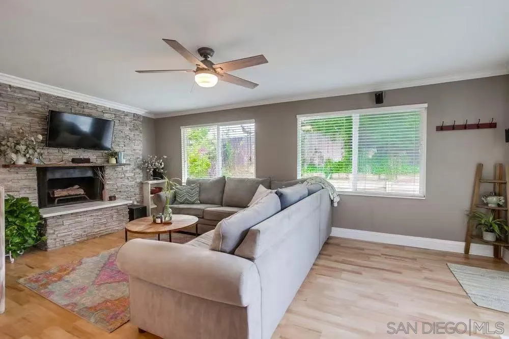 https://cdn.realtyfeed.com/cdn/127/250025691/41c460c5bf54680249369f785fa72007.webp