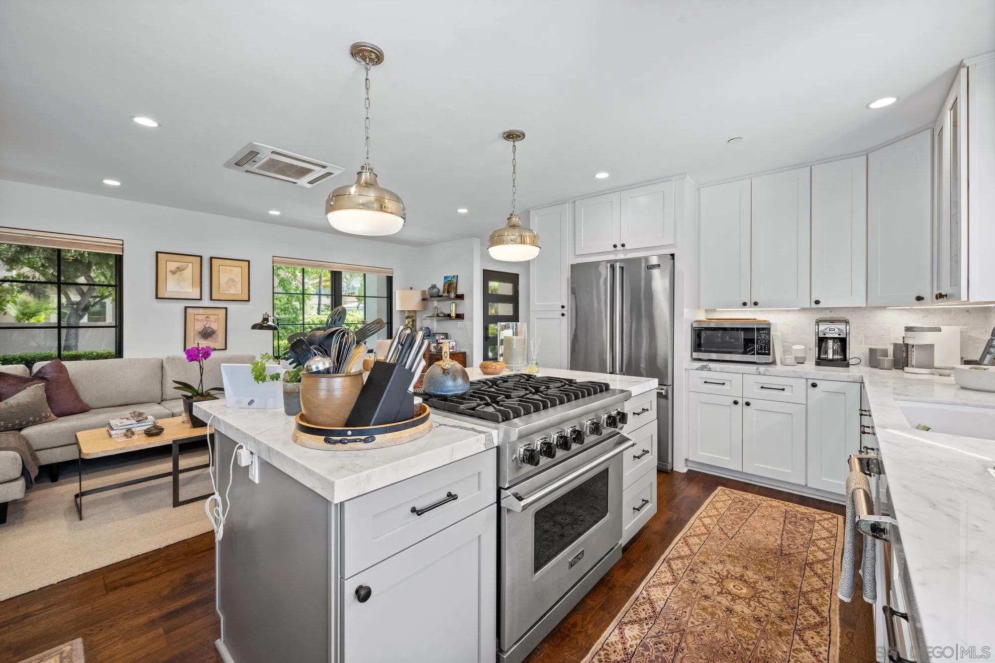 https://cdn.realtyfeed.com/cdn/127/250025767/8d0bfedca50b77cc22ec1ef6805c2042.webp