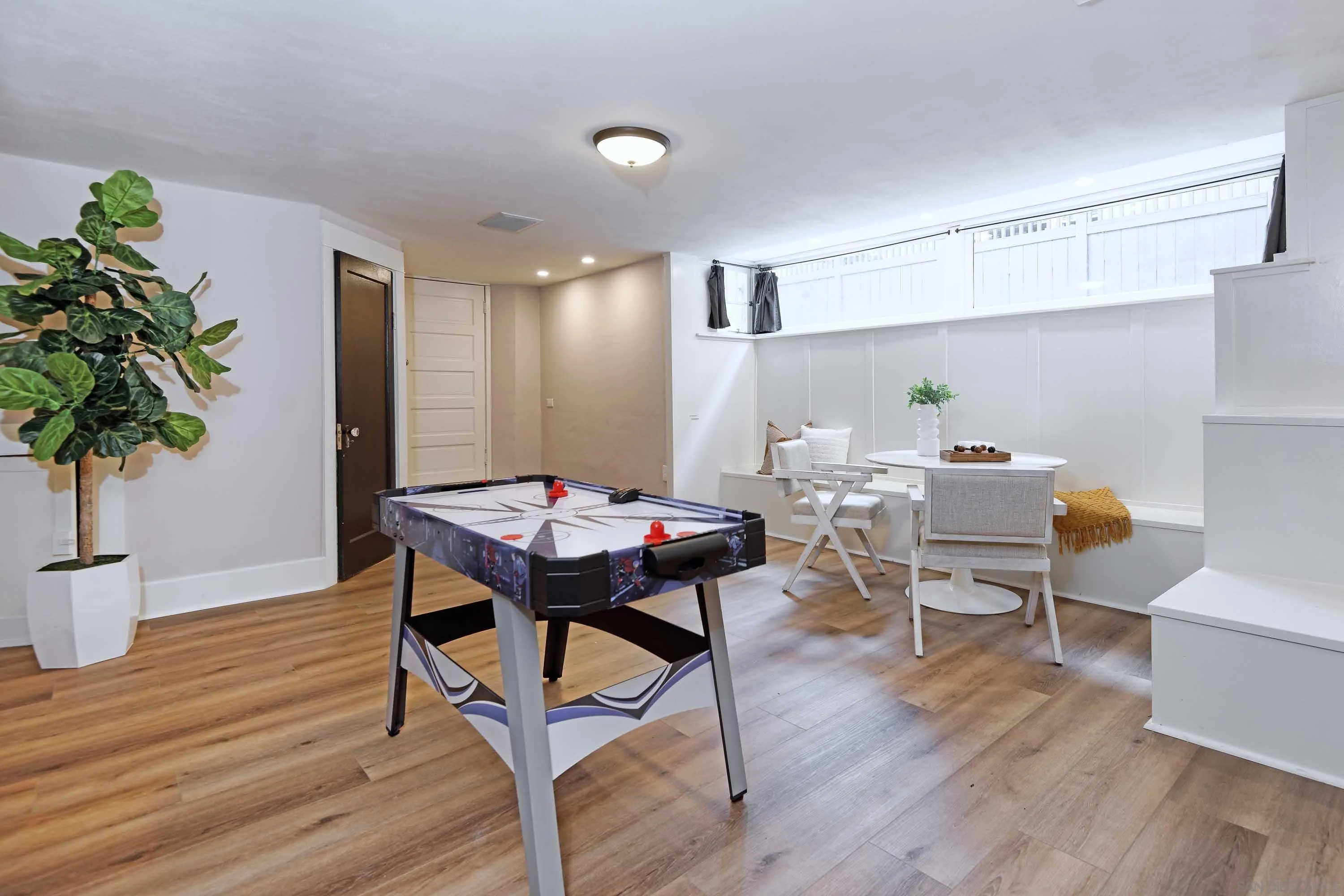 https://cdn.realtyfeed.com/cdn/127/250025768/9e8c344999e7a5c1b98da53e63a079b7.webp