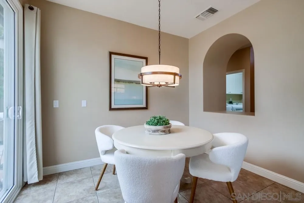 https://cdn.realtyfeed.com/cdn/127/250025773/bac82c8a0f1b944fcf13ea86df1ad895.webp