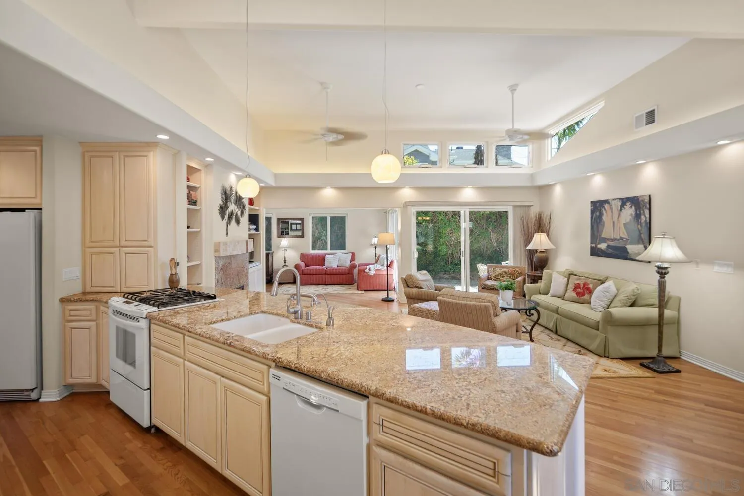 https://cdn.realtyfeed.com/cdn/127/250025782/21a03894aff4117757d6521703939d0f.webp