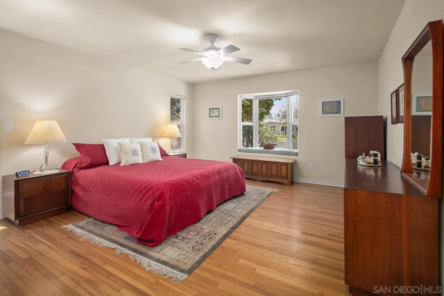 https://cdn.realtyfeed.com/cdn/127/250025782/7c0412dfc9879bd5ce4526683383ecd3.webp
