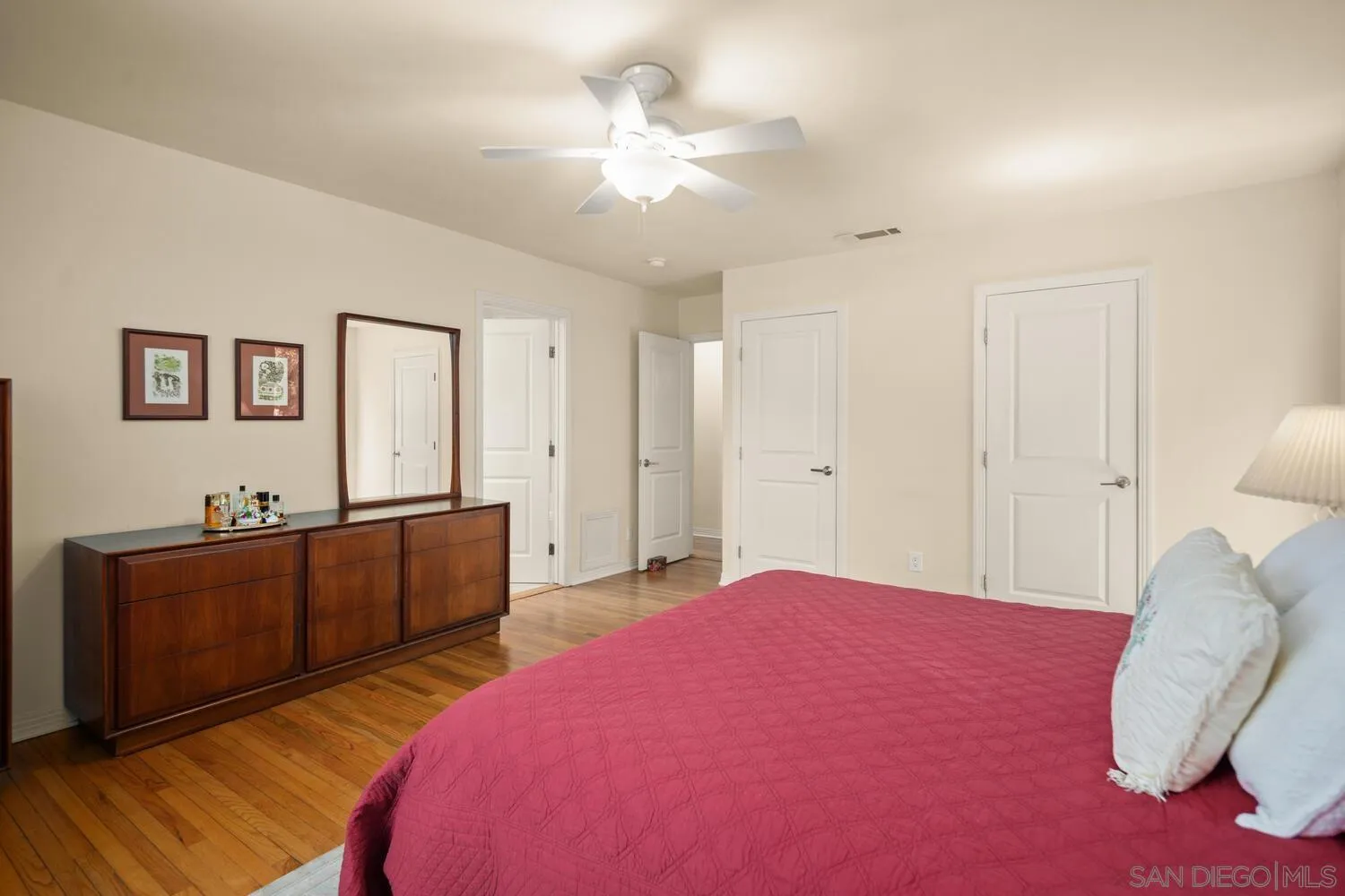 https://cdn.realtyfeed.com/cdn/127/250025782/89918bc1f3e5fcd2666131cd27d0469b.webp