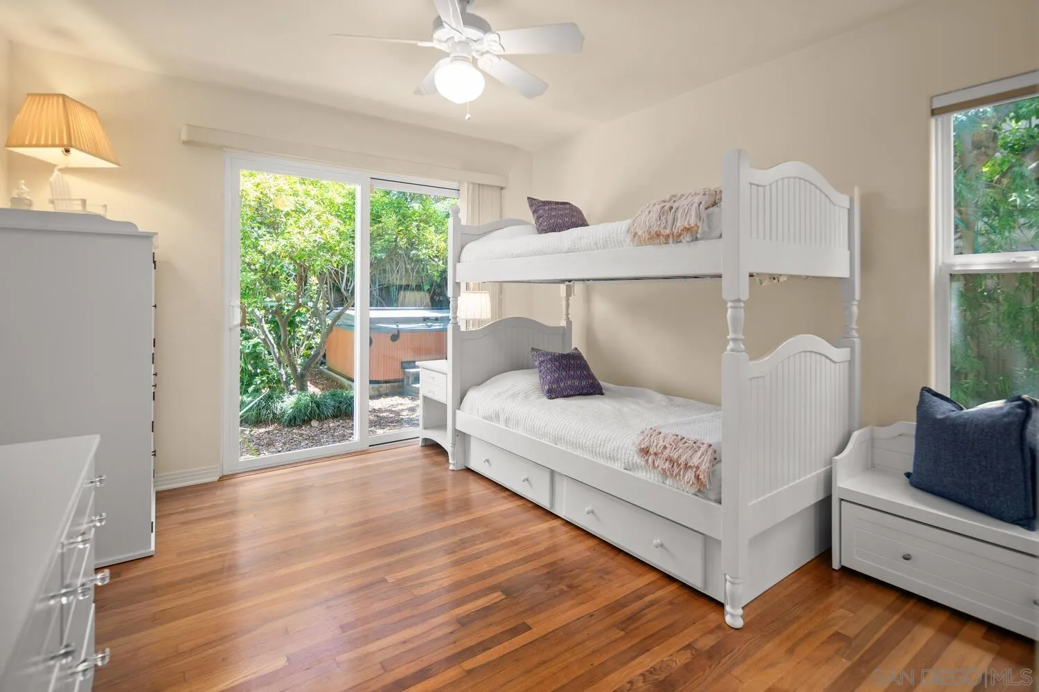 https://cdn.realtyfeed.com/cdn/127/250025782/8d0c1225490da9e64a6915637c69e208.webp