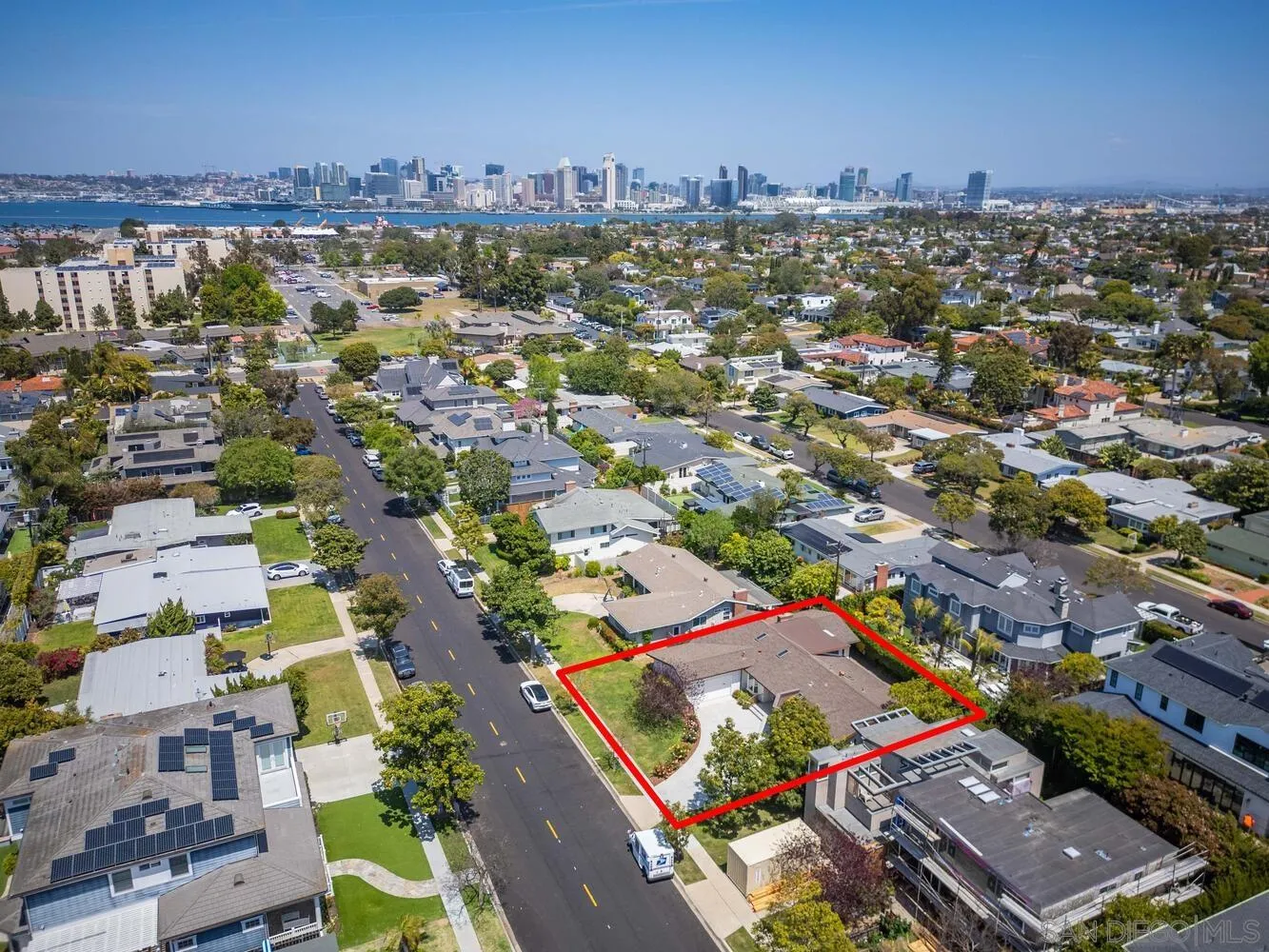https://cdn.realtyfeed.com/cdn/127/250025782/d2f0535fc6813623f4f5c0f21f04366a.webp