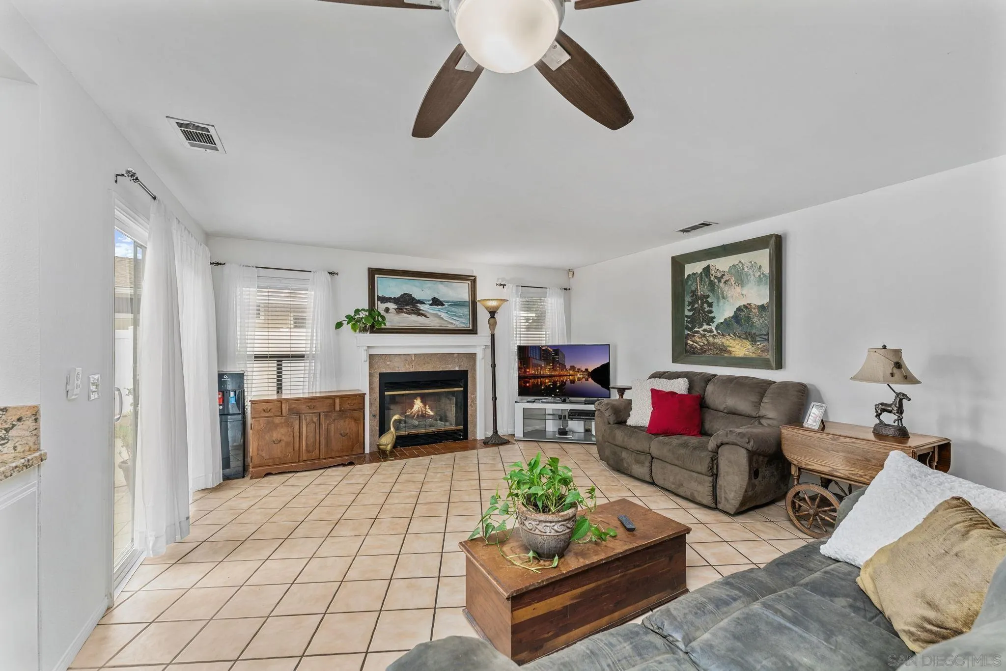 https://cdn.realtyfeed.com/cdn/127/250025783/00a1b2b8273a394af0723dde385e52ba.webp
