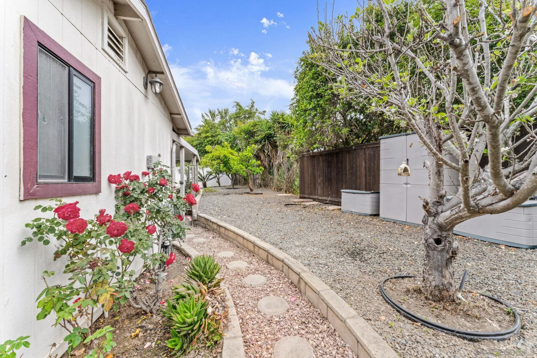 https://cdn.realtyfeed.com/cdn/127/250025783/7494f58779f13b8fc58f3b5bbcdc3a7f.webp