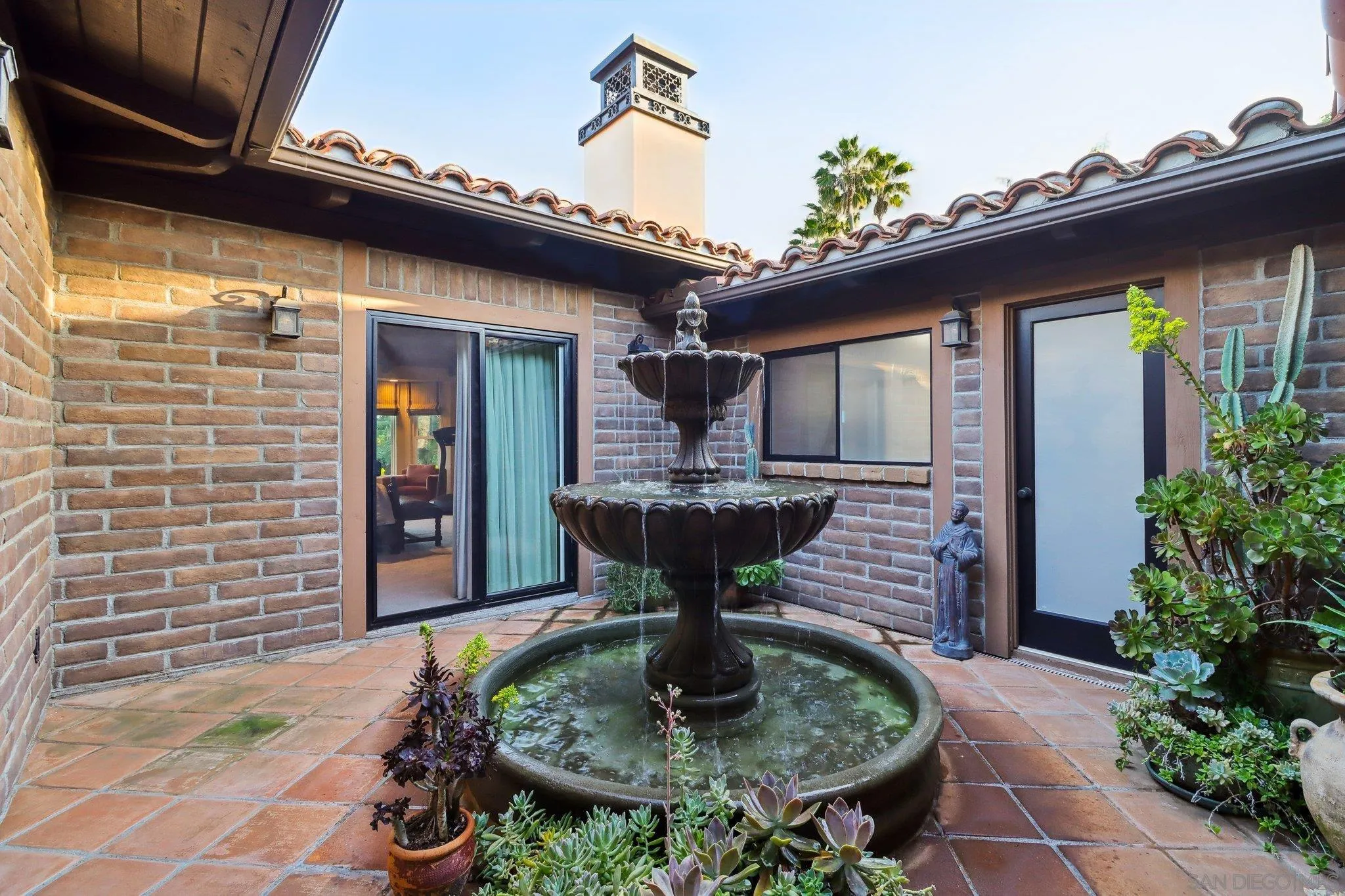 https://cdn.realtyfeed.com/cdn/127/250025786/f5f949fcca25add26149827f27778306.webp