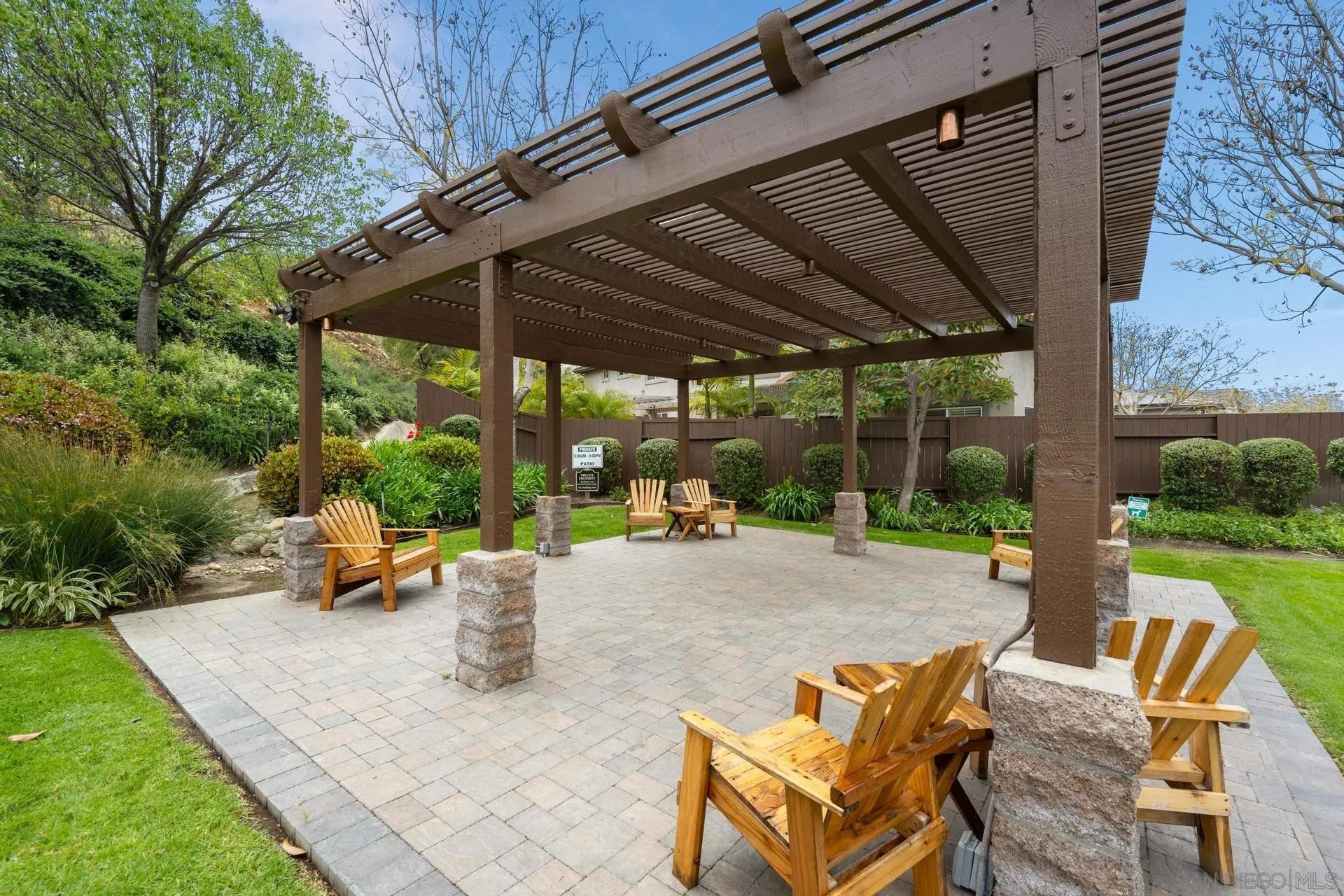 https://cdn.realtyfeed.com/cdn/127/250025845/055deb9607f8244f22f19ab52879913c.webp