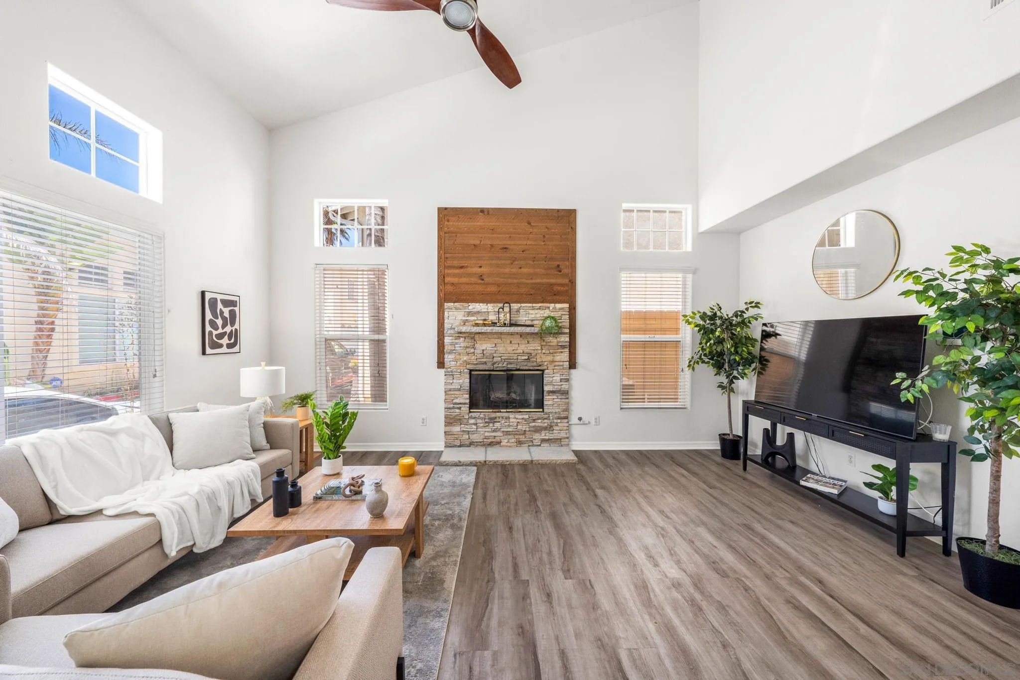 https://cdn.realtyfeed.com/cdn/127/250025861/6c591614659f8de9349192447d2ed580.webp