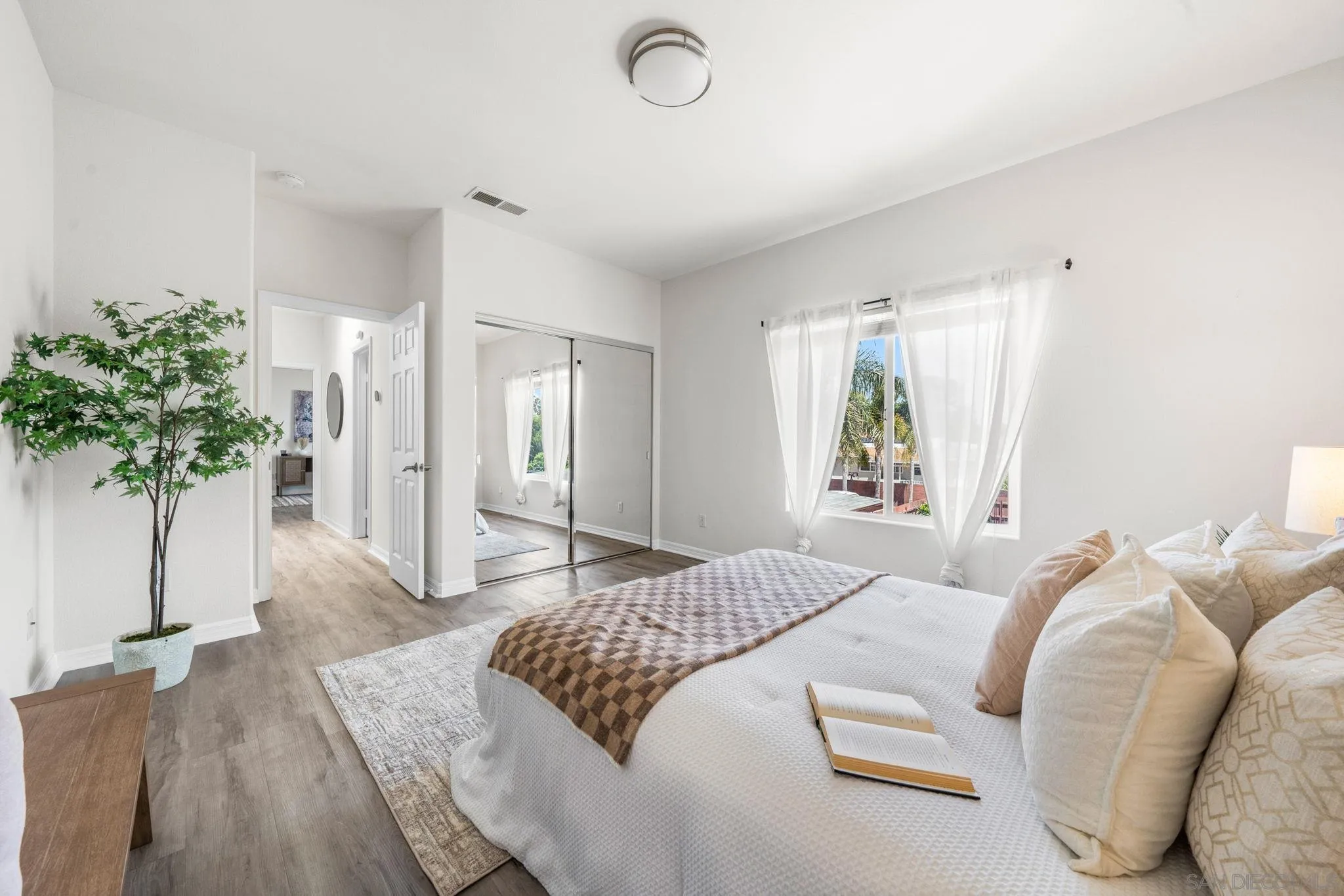 https://cdn.realtyfeed.com/cdn/127/250025861/7bb0f1e99e2fa18df5c0bd11100d37ad.webp