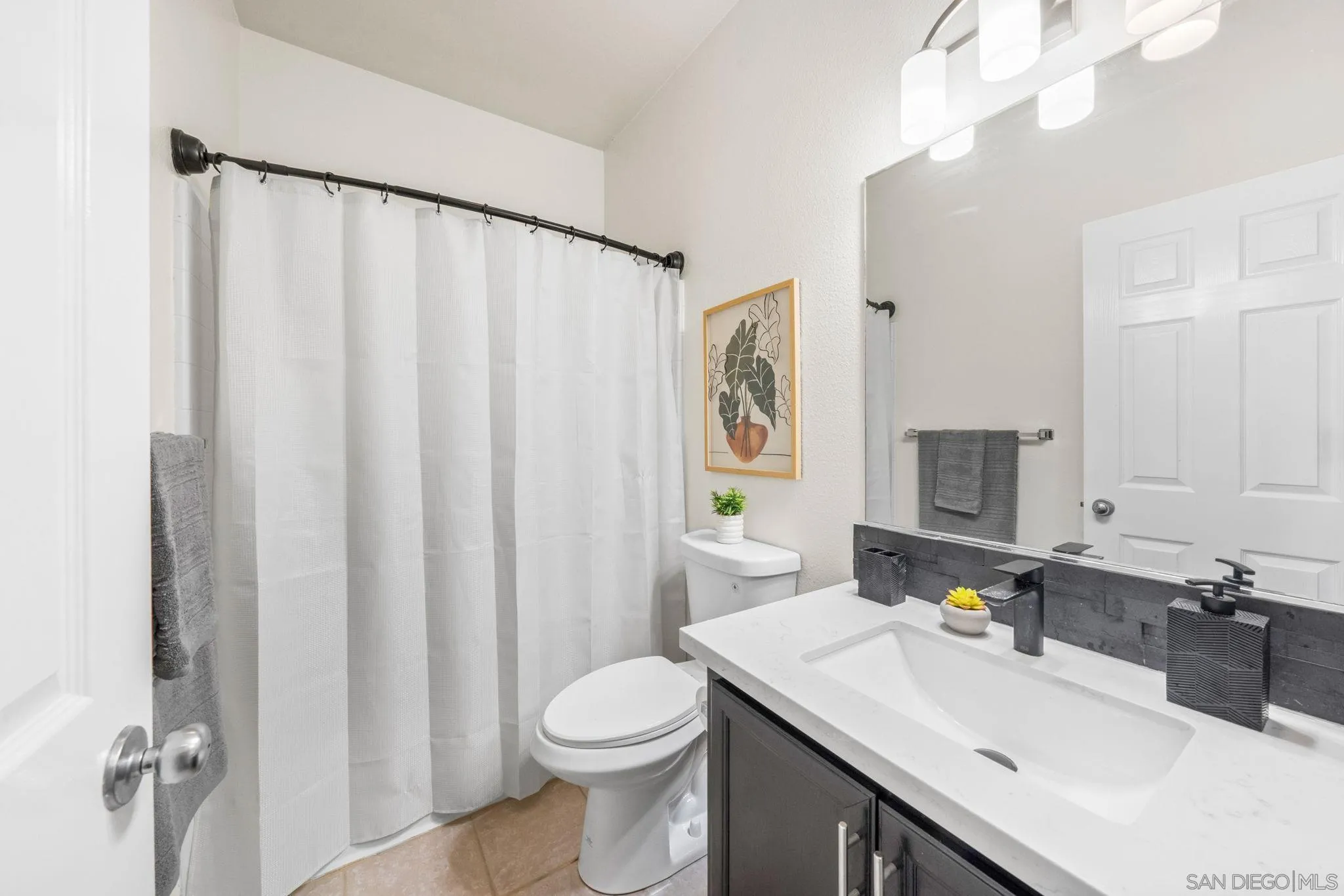 https://cdn.realtyfeed.com/cdn/127/250025861/a2024d36217df599fb5aecf59c96f22f.webp