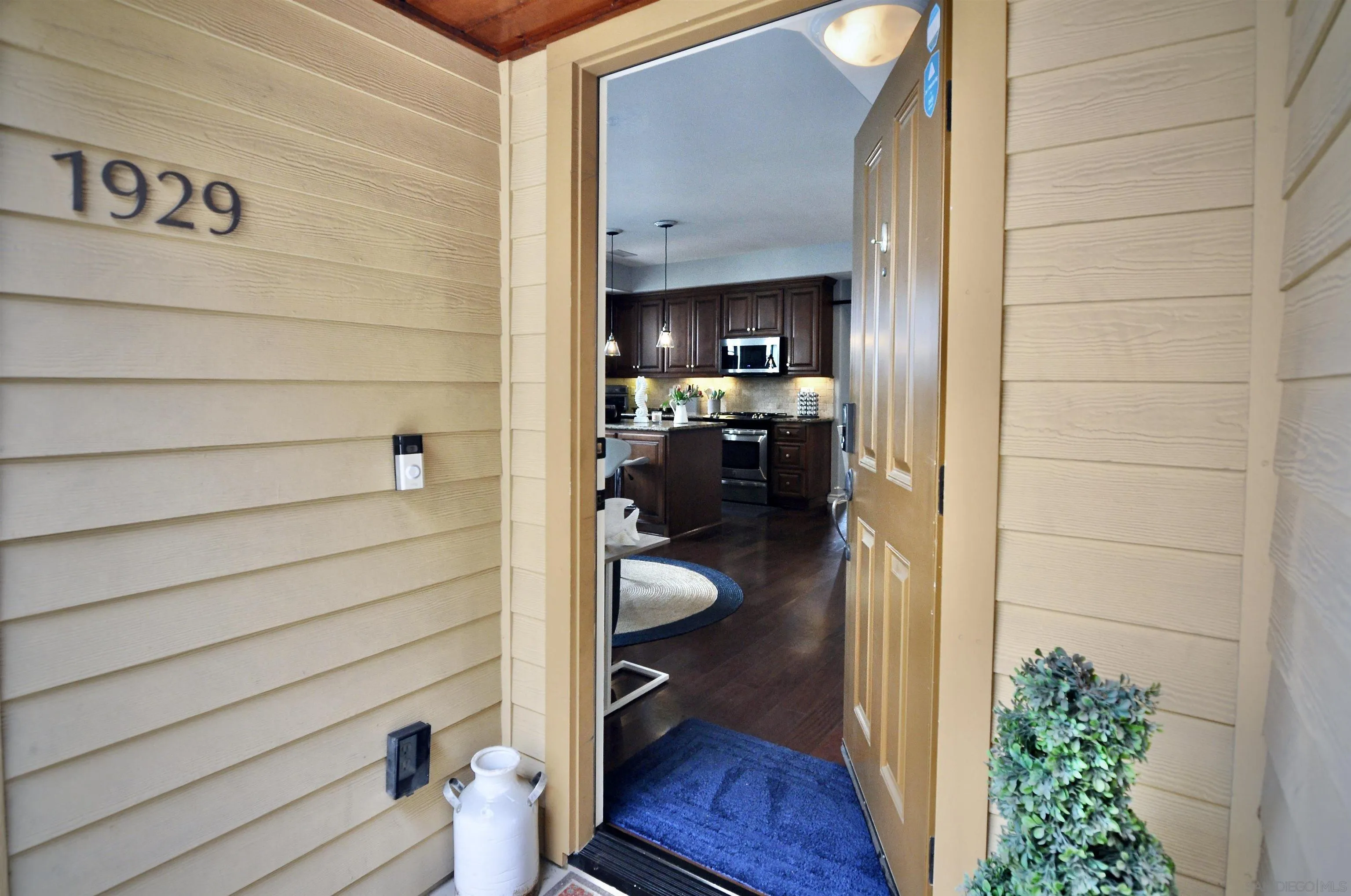 Featured listings