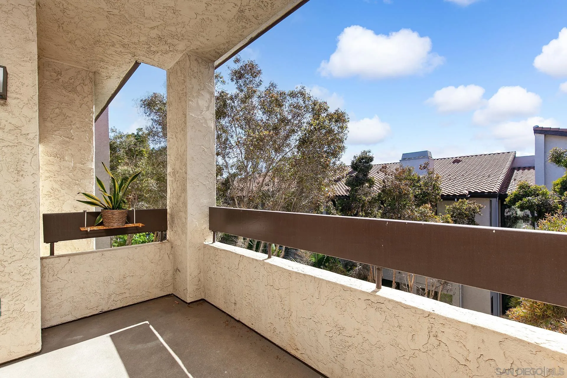 Photo #5: 250025921 Listing 