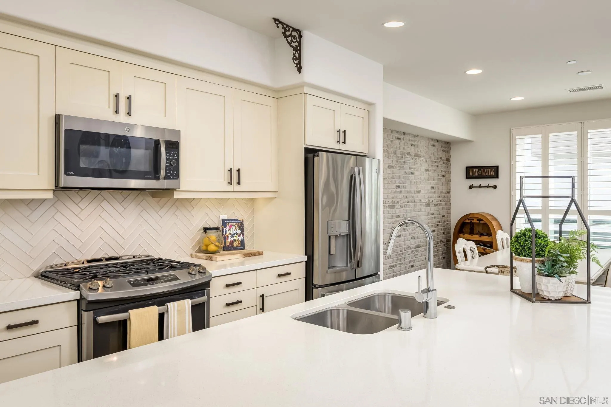 Photo #6: 250025925 Listing 