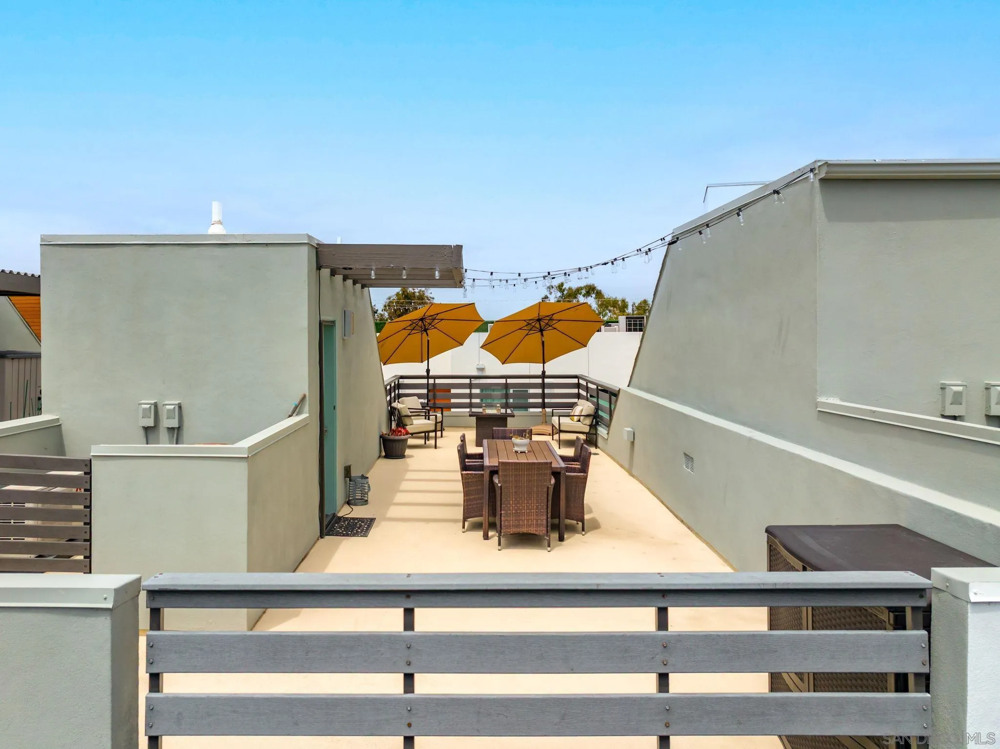 https://cdn.realtyfeed.com/cdn/127/250025925/1510b0232a09131d2aa91b3fd50baeb9.webp
