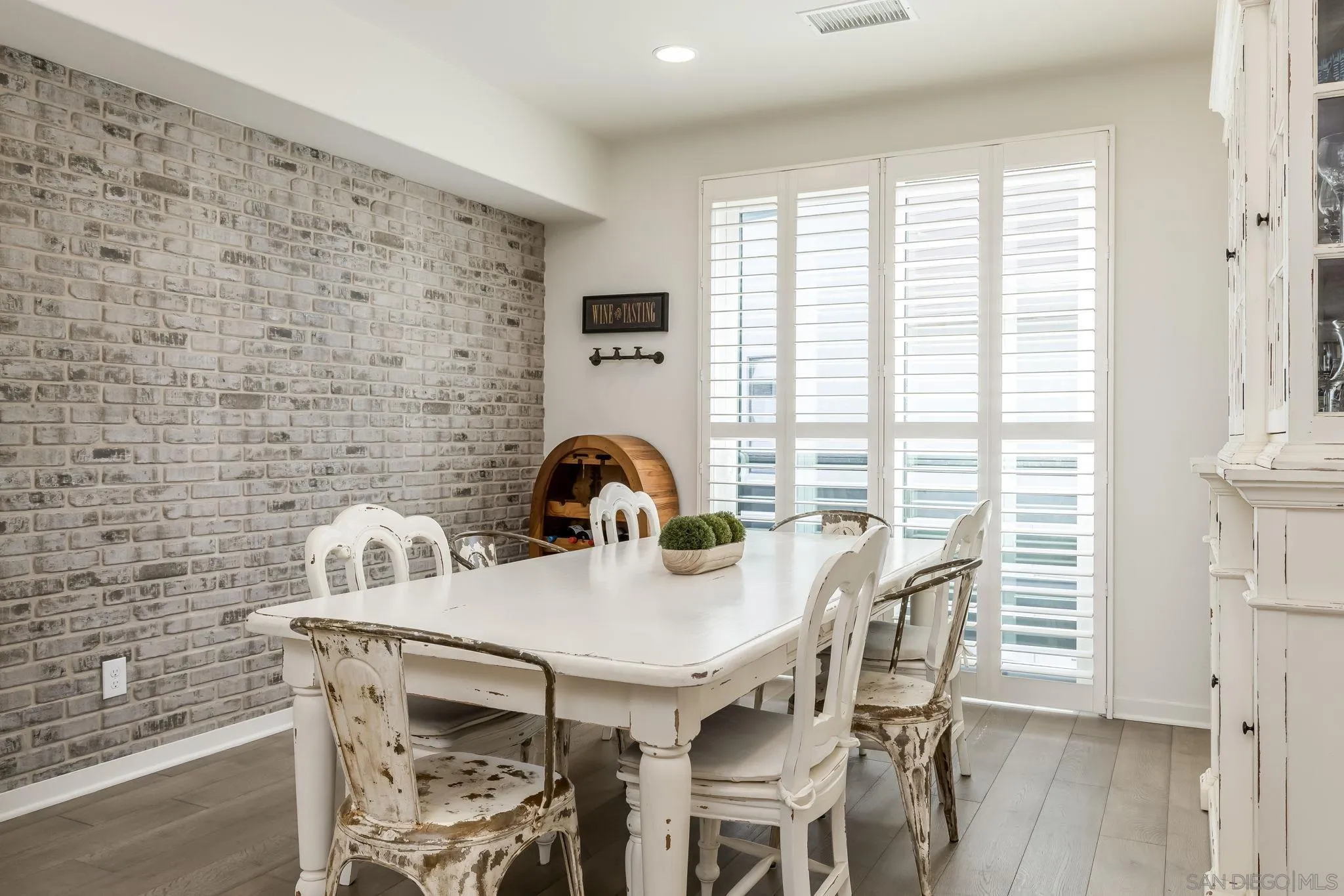 https://cdn.realtyfeed.com/cdn/127/250025925/2e799ce421963b3553ad2ef39d29d70b.webp