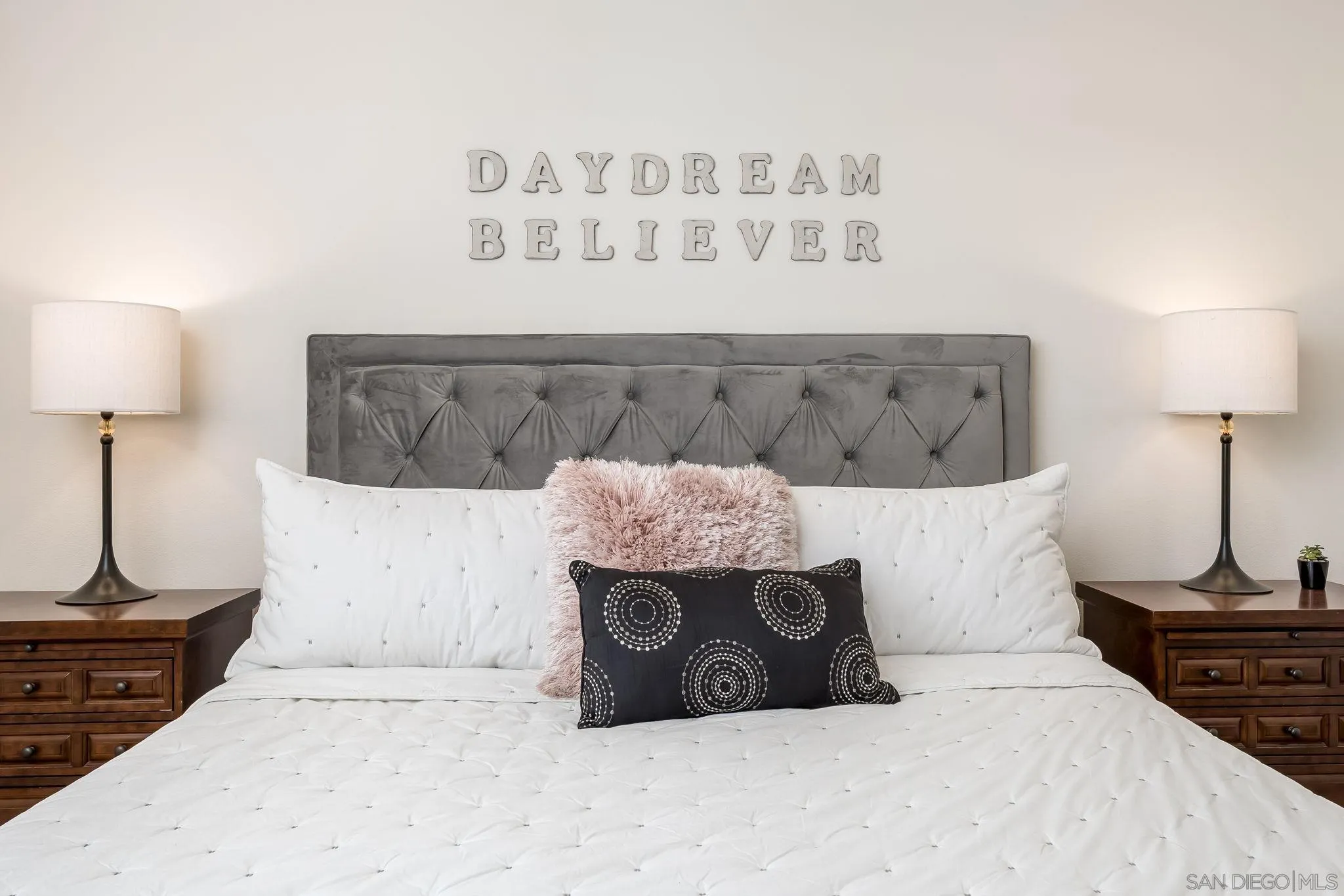 https://cdn.realtyfeed.com/cdn/127/250025925/ea8d19b5ea5ca015e7f1b3658f589f17.webp